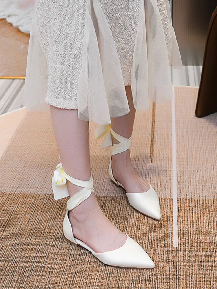 New Spring and Autumn Ankle Strap Pointed Ribbon Lace Back Leather White Hollow Banquet Flat Bottom Casual Ball Women's Shoes